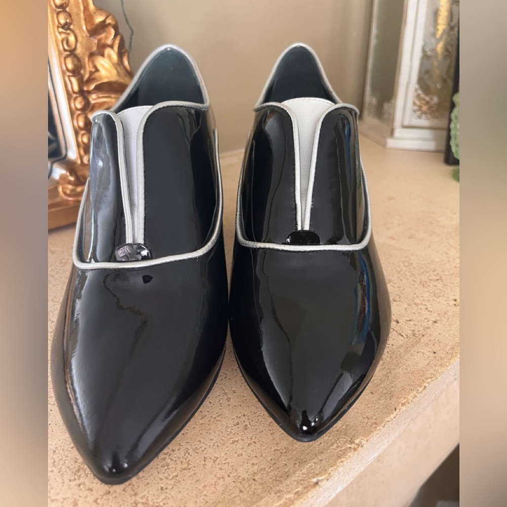 Johnston & Murphy patent leather block heels